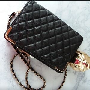Charlotte Russe Black Quilt Pebbled Faux Leather Bag Gold Detachable Chain Strap